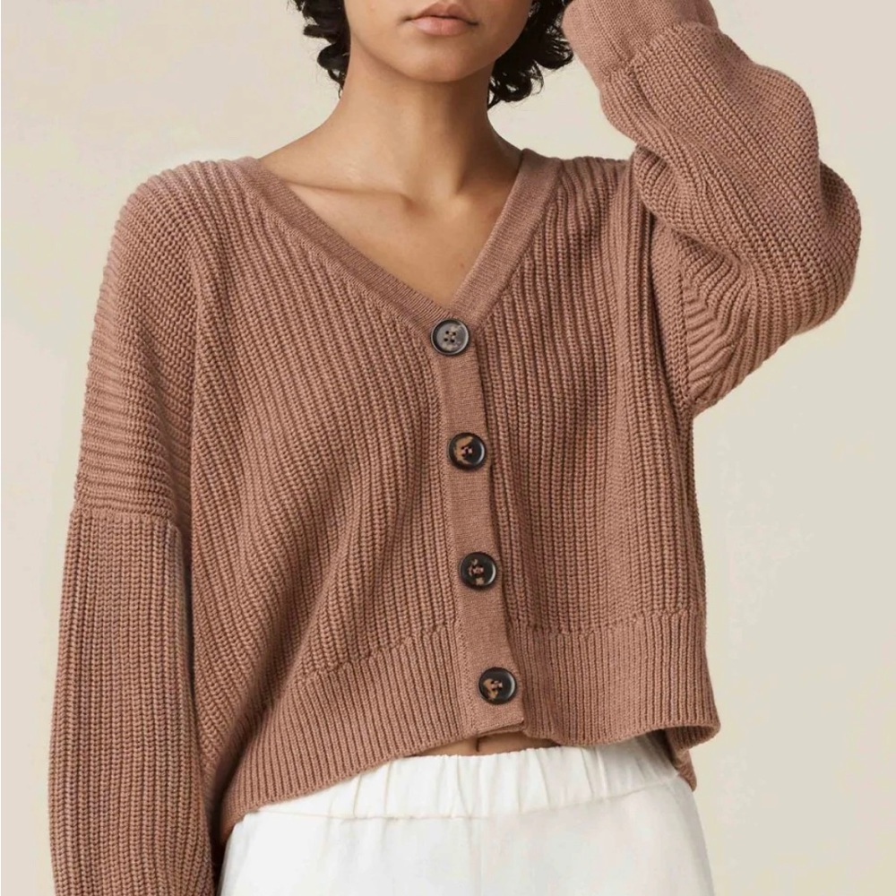 IN SEARCH OF Oversized Chunky Cardigan in Walnut size small